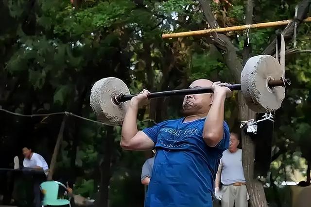 再这样运动，你的肝就废了！医生怒斥：3种运动，是在给身体上刑