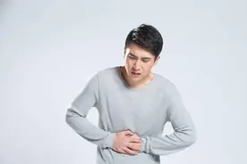 有胃病可以吃豆腐吗？医生：想要胃不出问题，建议远离这4种食物图片