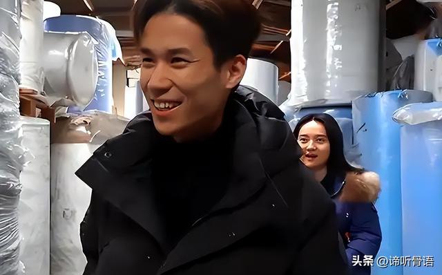 5年前	，靠倒卖口罩一年赚60亿元，住5万一夜酒店的他，如今咋样了