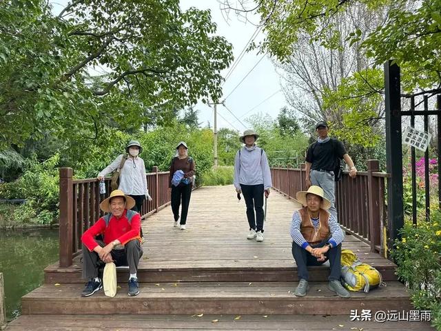 周末徒步，爬西山、走千步岩、过东风坝，我们在山水间快乐行走