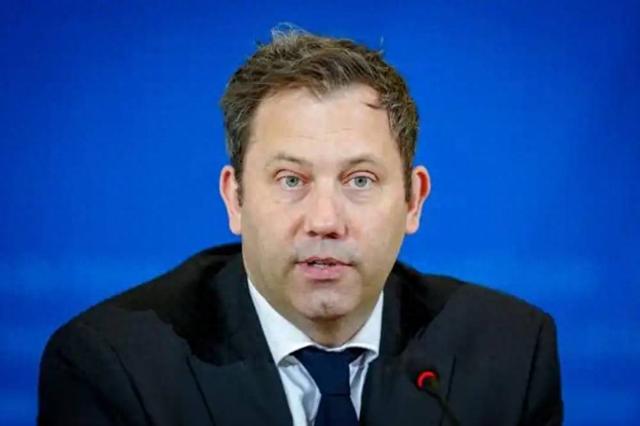 日本话音刚落，又一国介入台海，专机已经离华，要逼中国做3件事