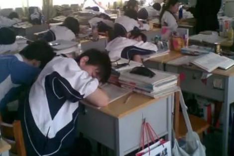 “一半初中生上不了高中！”人民日报给出回应，原来一切早有迹象