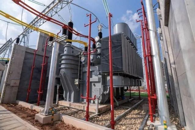 马斯克预言成真！中国变压器出口暴涨，欧美高价求购仍一货难求