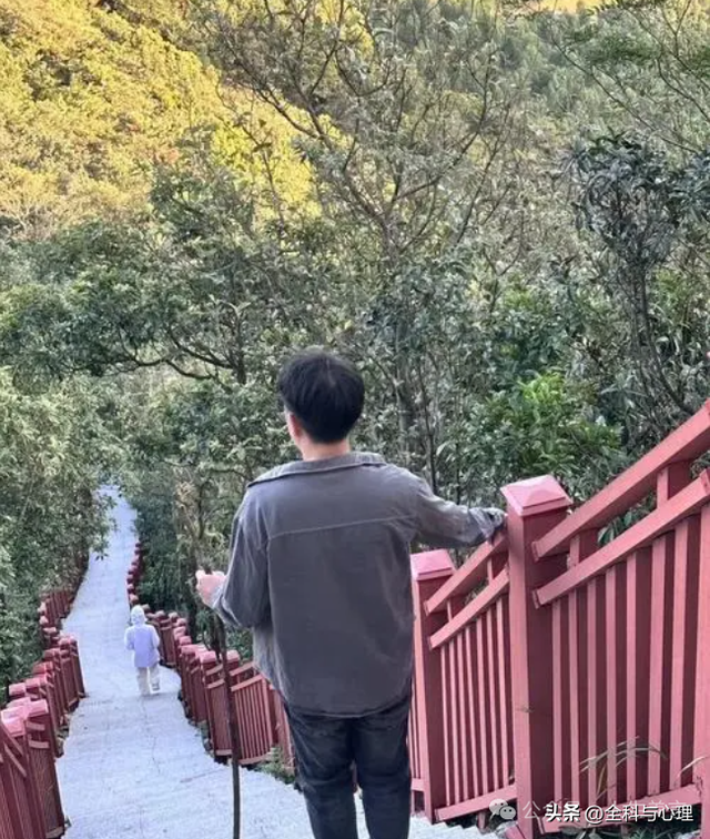 爬山发圈吸引人的句子，登山文案高级有深度