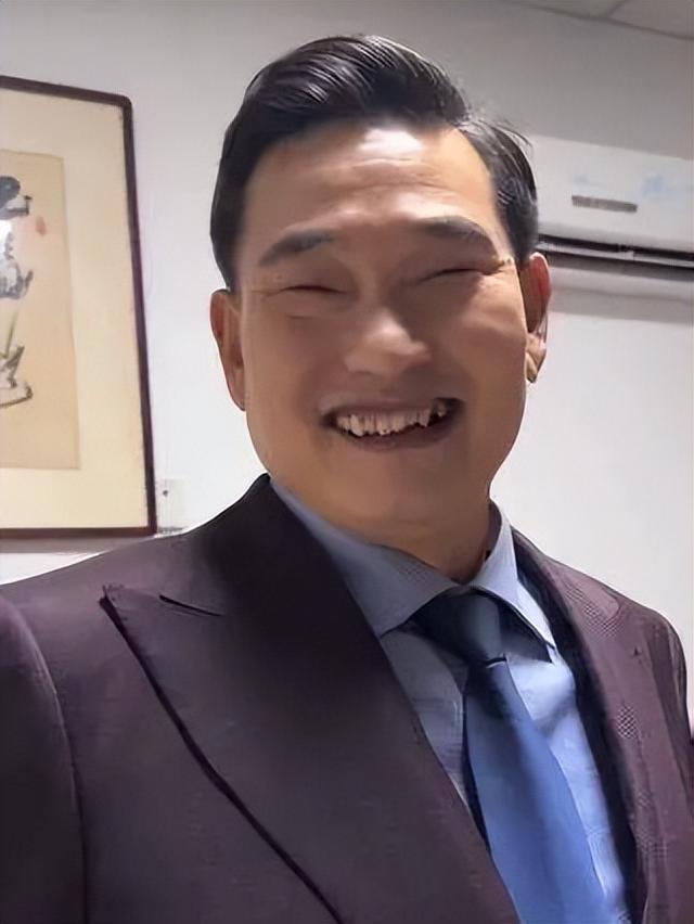 离婚四年后，大衣哥终于等来好消息	，前儿媳陈亚男悔的肠子都青了