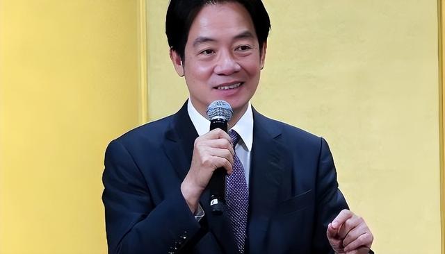 赖清德再遭当头一棒！台湾被美国加税20%后，又被特朗普加税100%