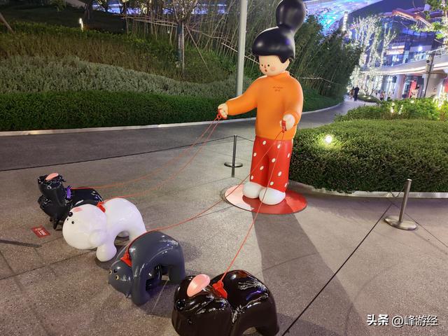 宜宾火车站遇见下腰女孩，美好的行程在欢乐的气氛中开启