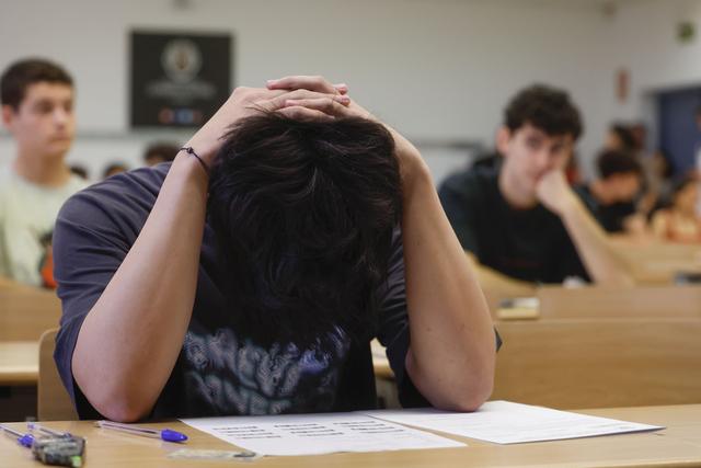 孩子心理健康与名牌大学:哪个更重要——儿童心理健康全方位思考