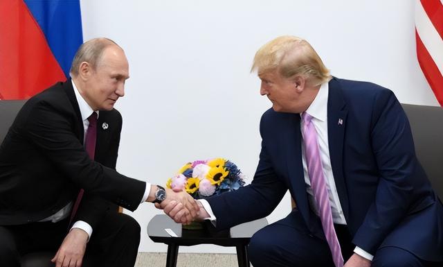 俄罗斯乐坏了，普京几十年都没做到的事	，特朗普上台一年就干成了