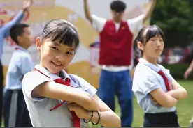 健康街区的“音乐快闪”，秀出一套自创健康操！图片