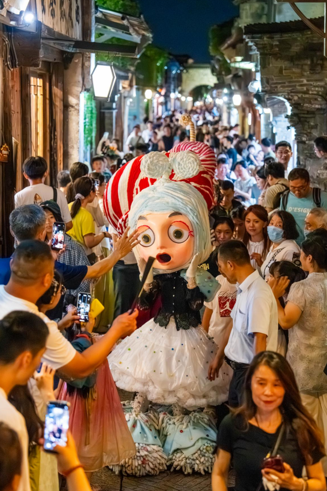 夜 乌 镇 , 新 奇 体 验