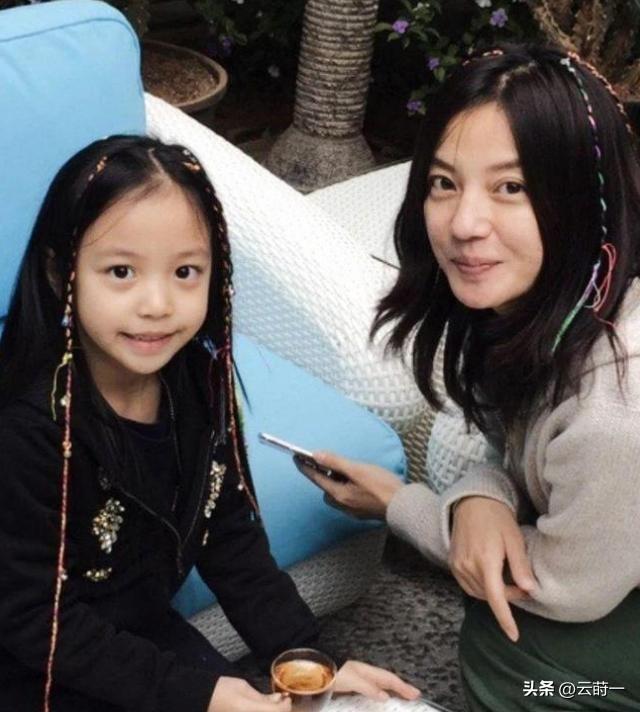 黄有龙做梦也没想到，自己花重金培养大的女儿，竟给赵薇做了嫁衣