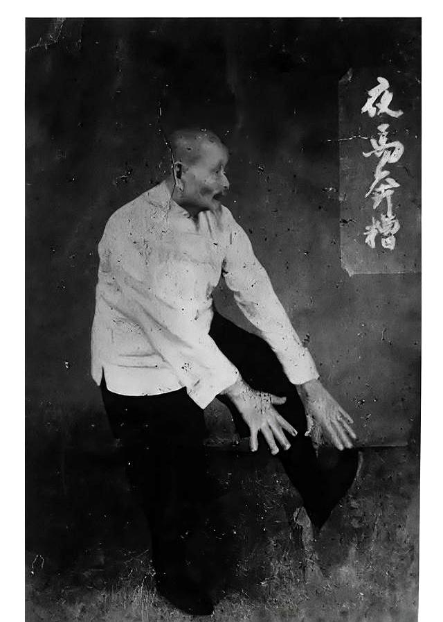 前脚一踩浑身炸劲！心意拳秘传丹田发力诀窍，练出穿透力