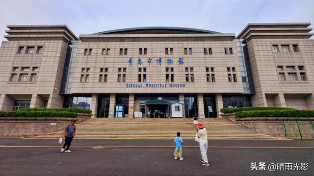 青·红·黄三色岛传奇，青岛为什么不是绿的、紫的，而是集齐彩虹