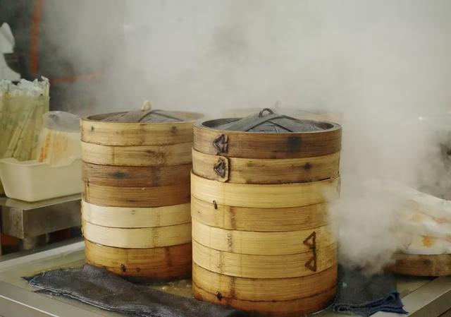 在这座太湖畔的浙北小城，我能不重样的吃上一整天