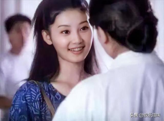 徐帆做梦也没料到！丁克了大半辈子，19岁的养女却和冯小刚很像