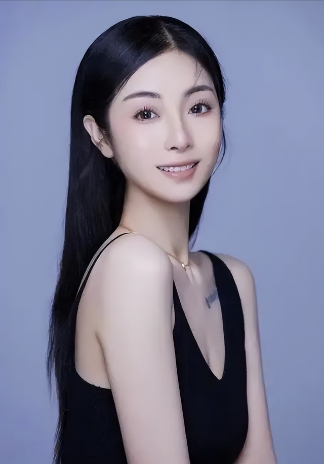 “买英国精子生3娃”的山东女人，7年后现状曝光，一年百万开销