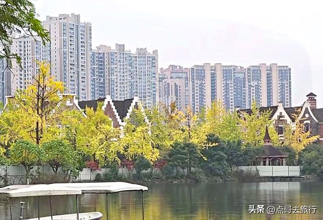 成都超级低调奢华的公园，色彩斑斓，被严重低估，公交车直达！