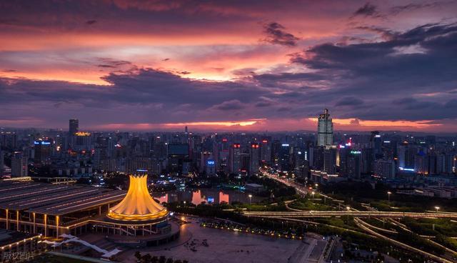 南宁和昆明，虽然都是南方省会城市，实话实说，差别的确挺大