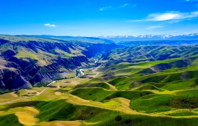 新疆旅行真实总结:报团/自驾怎么选?路线、避坑全攻略