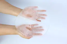 9个实用小妙招，用餐时衣服滴到油，用它轻轻一擦，油迹立即消除图片