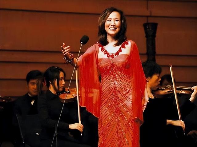 原来早已不是中国籍？事业巅峰远赴美国，被老外“玩腻”晚年回国