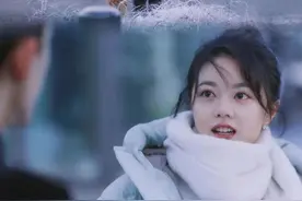 《在暴雪时分》番外01：在一起才4天，殷果差点就被他吃干抹净图片