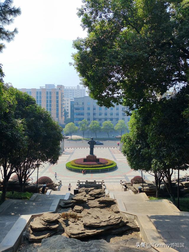 漫步徐特立公园：在绿韵中寻访教育家风骨