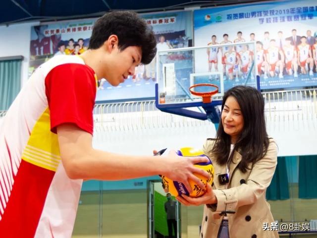 霍震霆没想到	，44岁儿媳郭晶晶再次官宣喜讯，让整个阔太圈沉默了