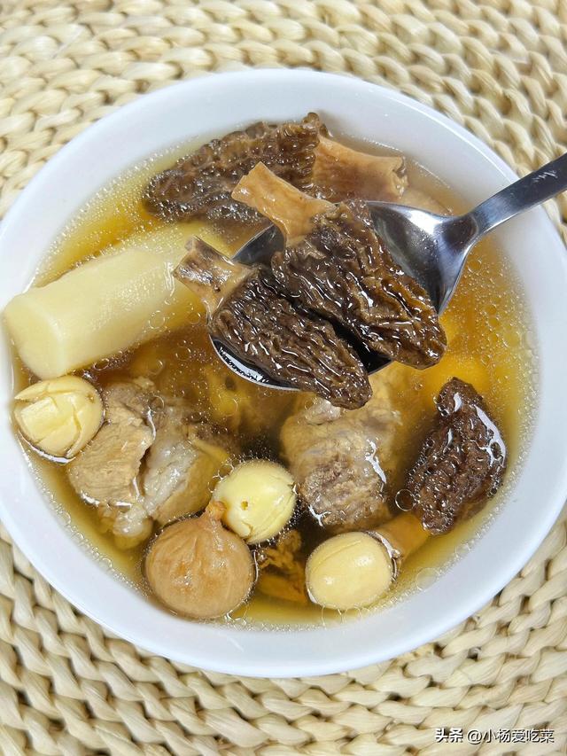 羊肚菌煲排骨花胶淮山 羊肚菌排骨花胶汤