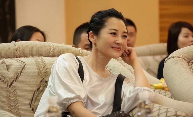 她一生 “风流成性、老少通吃”，撩汉无数，至今56岁却依旧单身