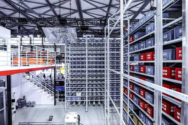 刘强东,孵化300万狼族机器军团