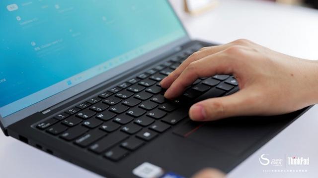 中网现“月光白”焦点！ThinkPad X9 Aura限定款亮相，全球仅1000 台