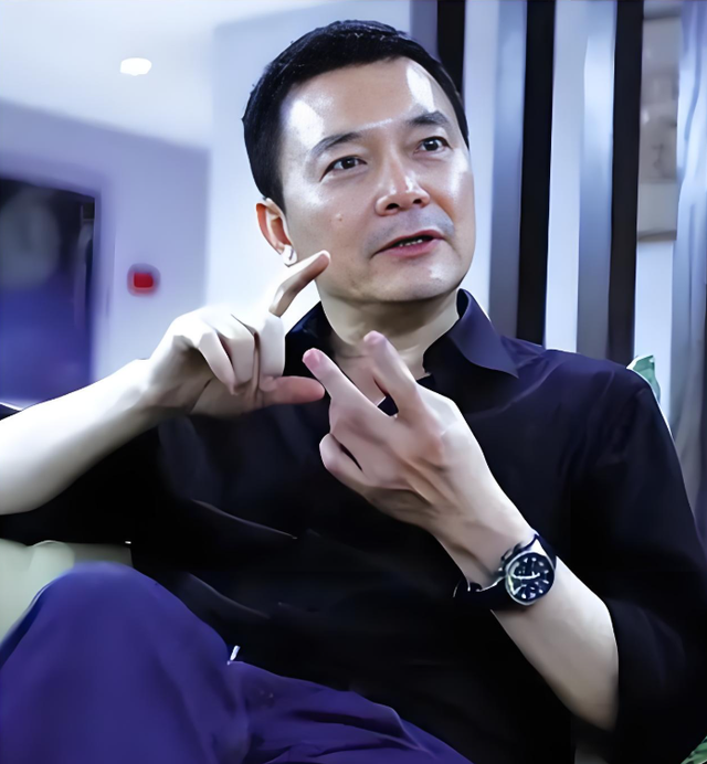 他与刘涛同床共枕4年，如今年过六旬依旧未娶，刘涛坦言很愧疚