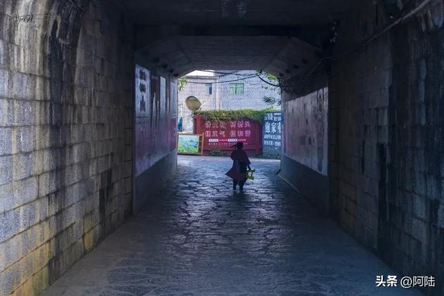 鲍家屯是一座活着的“明代博物馆”，也是体验屯堡文化的宝藏景区