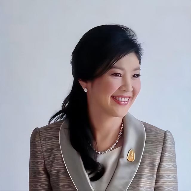 离婚不离家！看到如今佩通坦的窘境，才知他信家族最大的底气是她