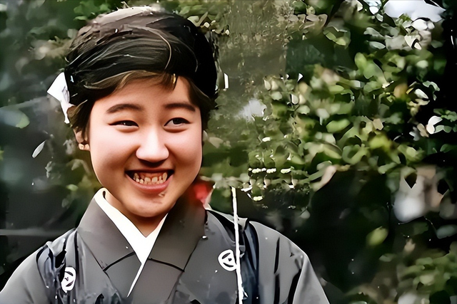 1947年	，川岛芳子接受审判的留影，容貌憔悴，第二年被枪决！