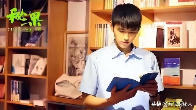 长得太美被导演占为己有，4年后生下大明星儿子，17岁就成男一号