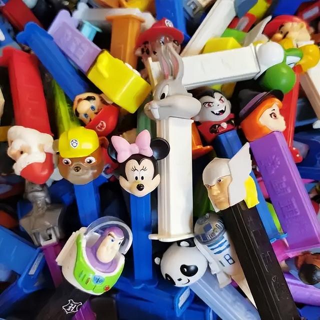 PEZ糖果机，100年从成人奢侈品，变孩子玩具再变收藏热品