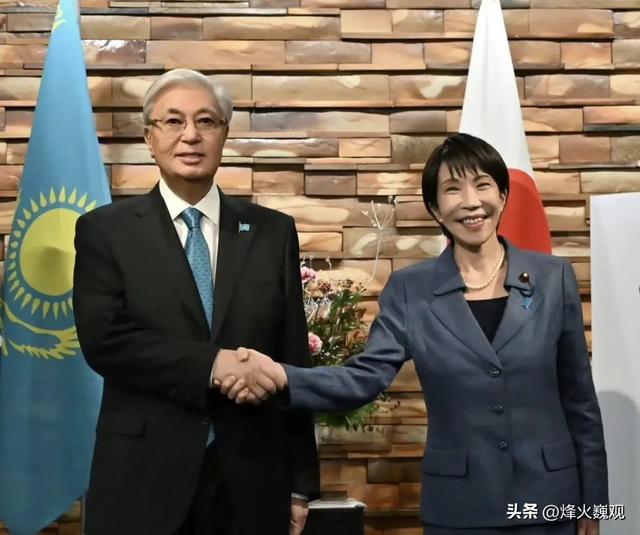 沉寂1天，高市早苗终于签字，日本砸9万亿反华	，解放军动作更大