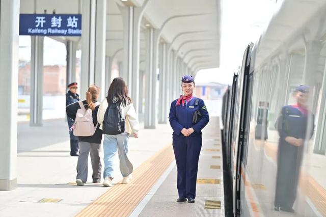 12306购票时收到弹窗提醒！这是咋回事？