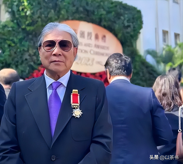阅兵临近，霍家三父子一张北京合照暴露真实处境，目的果然不一般
