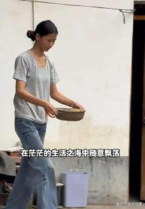 垃圾堆走出的超模！19岁女孩帮男友爸爸捡废品被挖掘，身高181cm