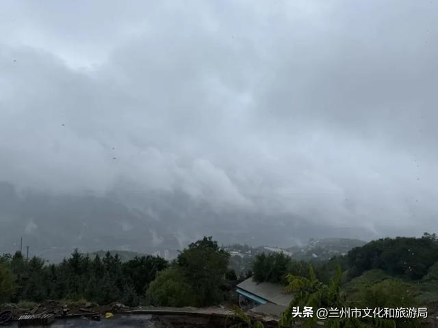 八景之冠——烟雨浸兰山
