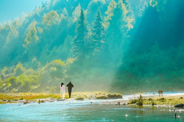 退休后，一不小心走进山水画中