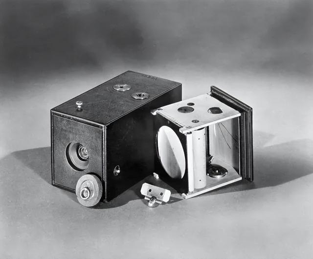 一场横跨三大洲的百年影像战争，最后被国产手机干翻了？