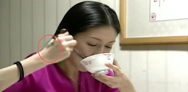 身上8处纹身还演农民？央视《生万物》闭眼选角，张艺谋真说对了