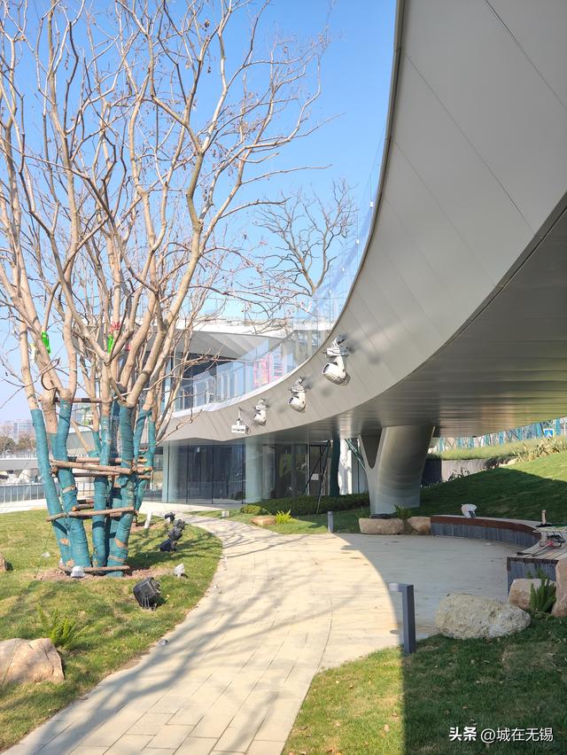 赶工热火朝天的无锡太湖湾音乐厅