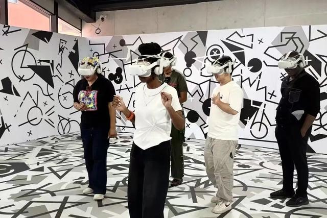中非青年共话未来：探访石景山区城市更新与科技创新之旅