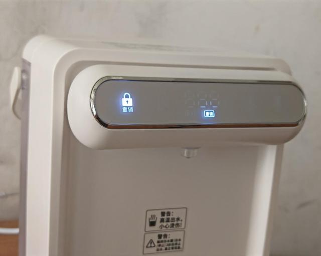 死磕母婴级抗菌，0塑料0胶水管路，宫菱即热饮水机测评